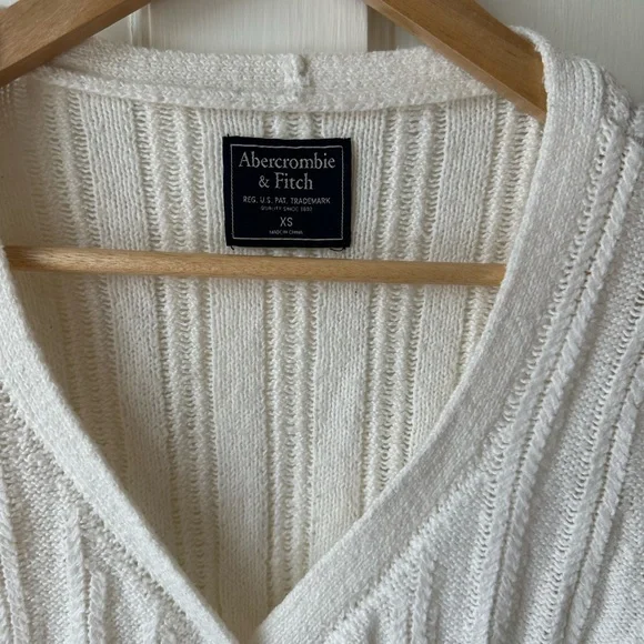 Abercrombie & Fitch Cream Knit Cardigan - Picture 3 of 4